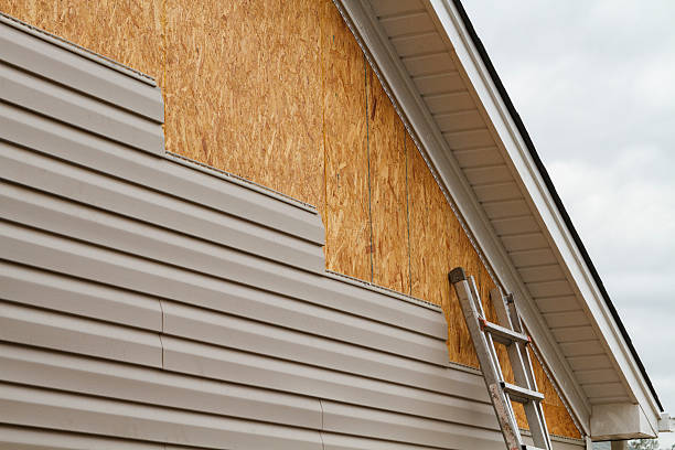 Professional Siding technician working in Waterbury, CT